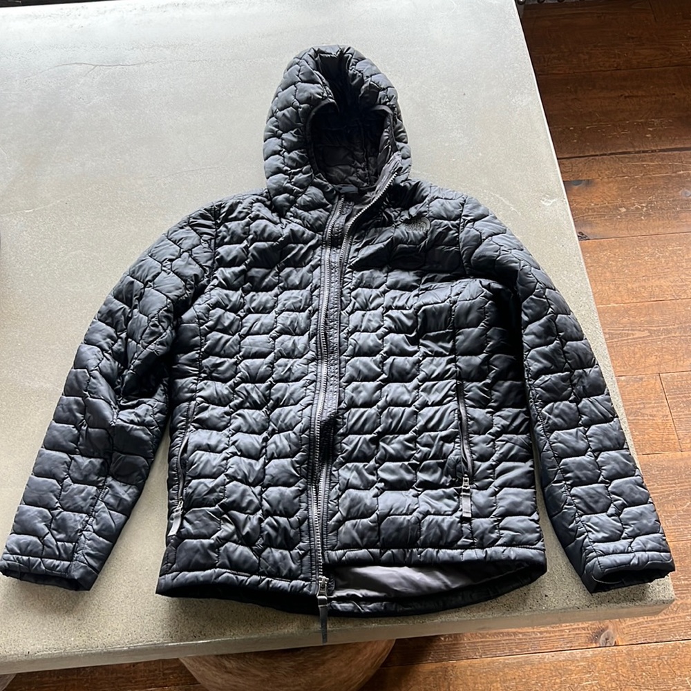 LIKE NEW THERMOBALL NORTH FACE JACKET WITH HOOD